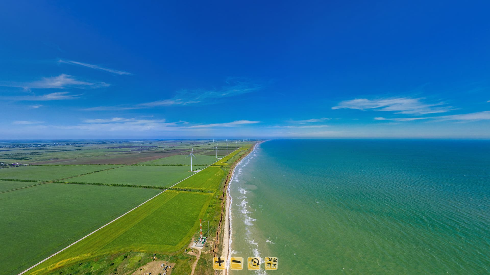 Панорамный вид на ветряки Приморской ВЭС